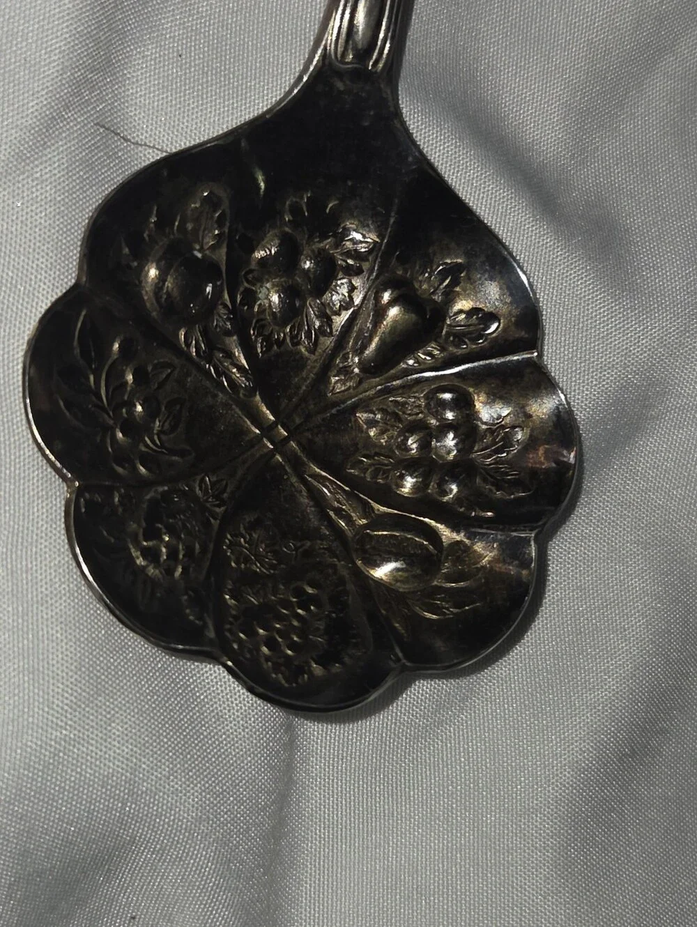 N/A ornate silver